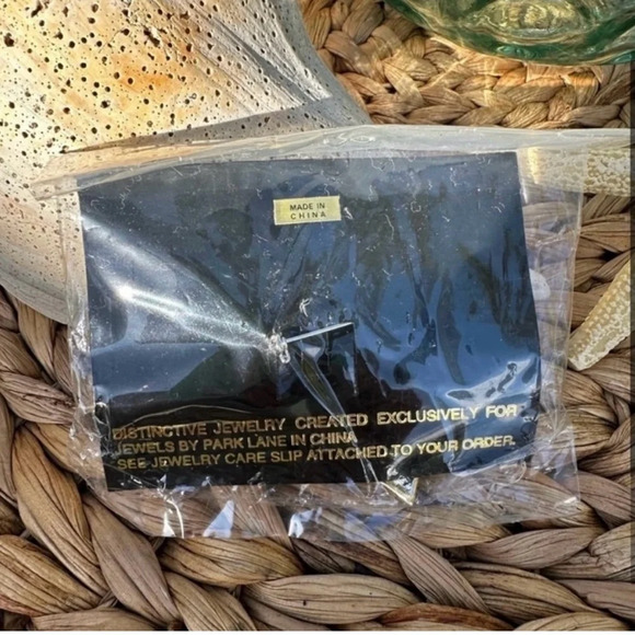 Vintage Park Lane Heart Brooch gold and silver rhinestone new Rare - Picture 2 of 2